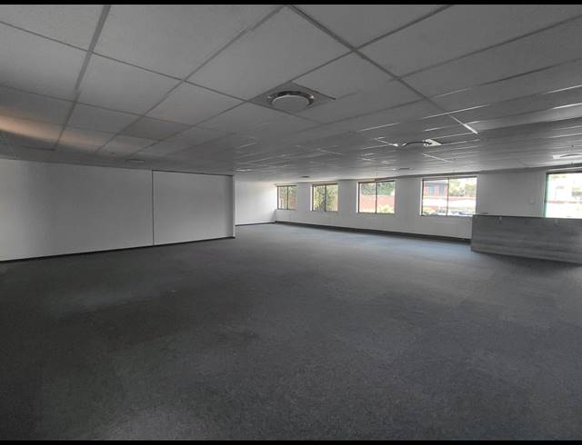 290M² OFFICE TO LET IN BRYANSTON